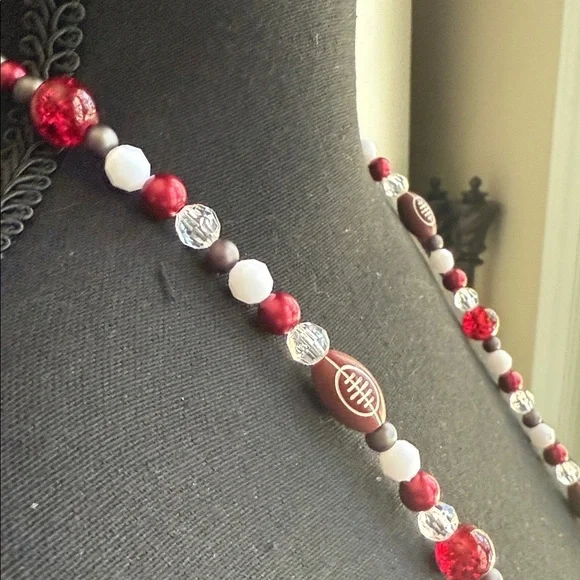 Bucks Red and White Beaded Necklace - Picture 5 of 9